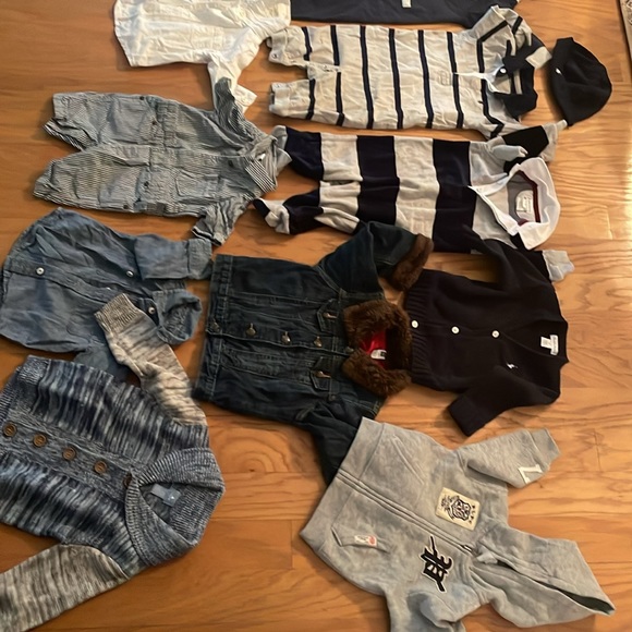 Bundle of baby boy name brand like new 3-12 months clothing: sweaters, jeans, - Picture 16 of 16